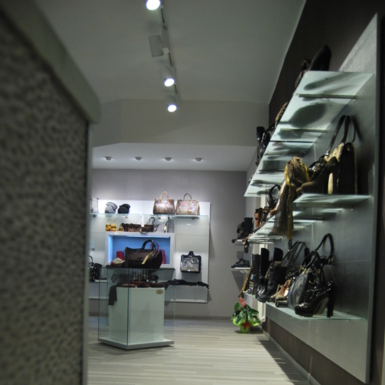 Furnishing of shoe shop Astore - Henry - 16