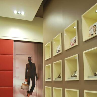 Dado clothing shop furnishing in Biella - 12